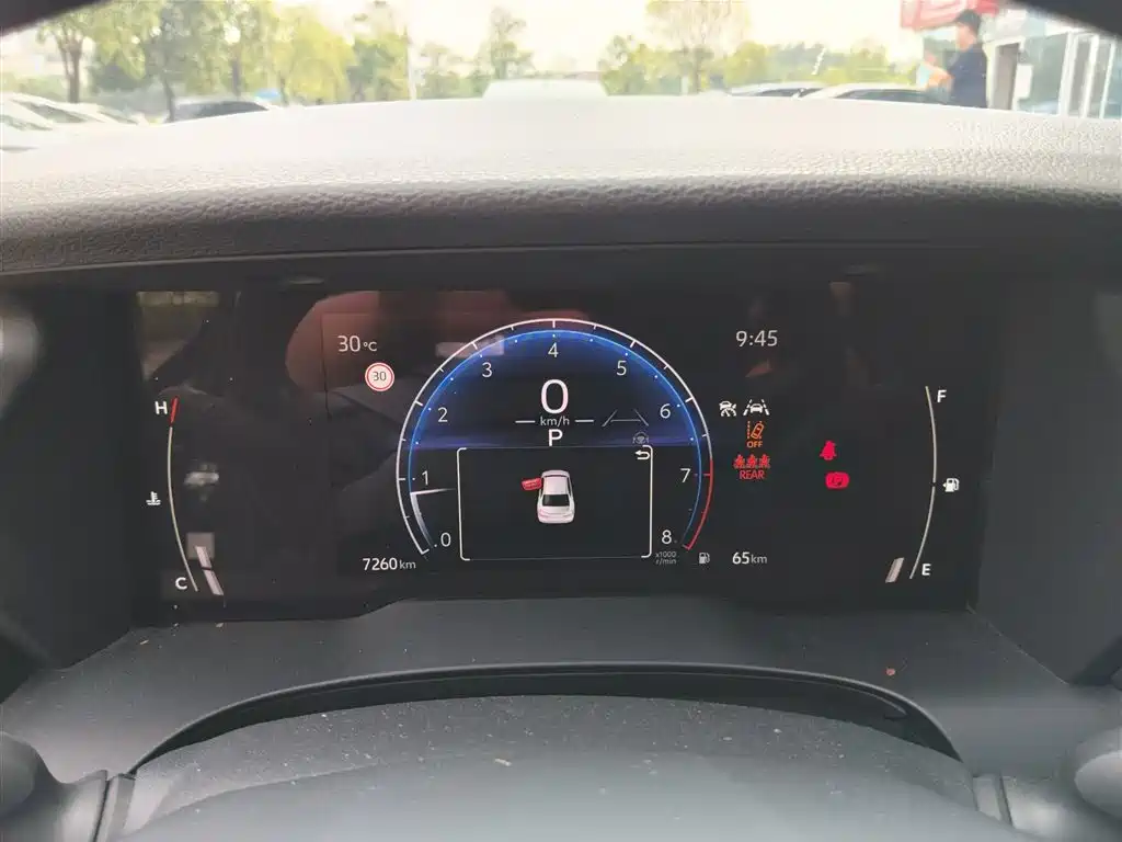 Toyota Camry — миниатюра 7