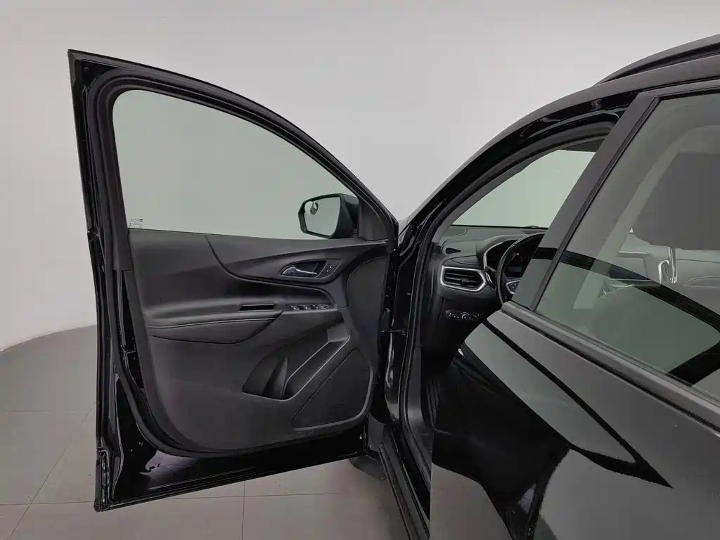 Chevrolet Equinox — миниатюра 8