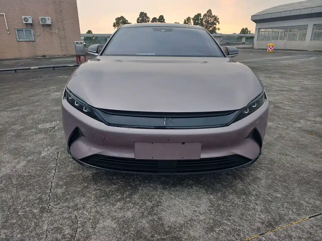 BYD Han — миниатюра 2