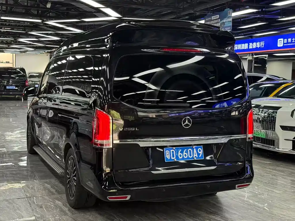 Mercedes-Benz V-Class — миниатюра 13