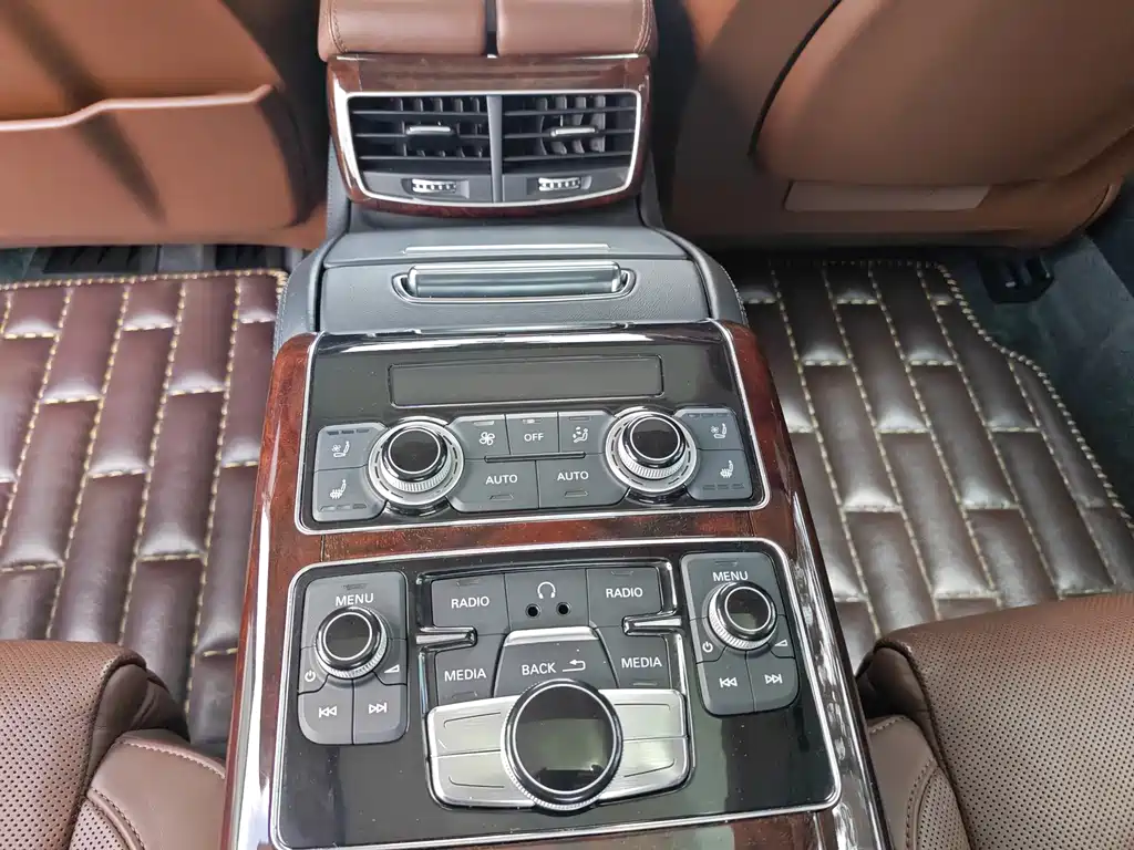 Audi A8 — миниатюра 13
