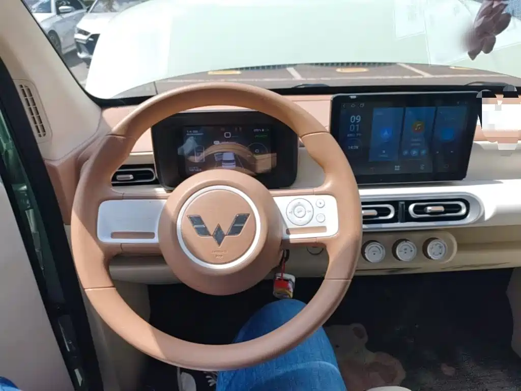 Wuling MINIEV — миниатюра 10