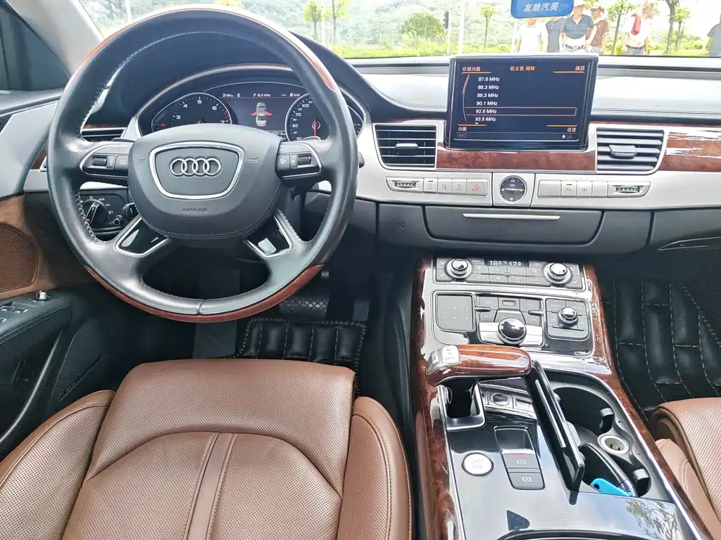 Audi A8 — миниатюра 16