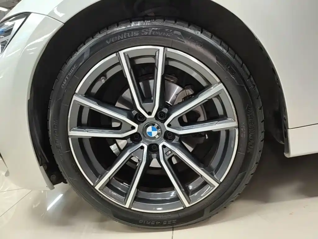 BMW 3 Series — миниатюра 23
