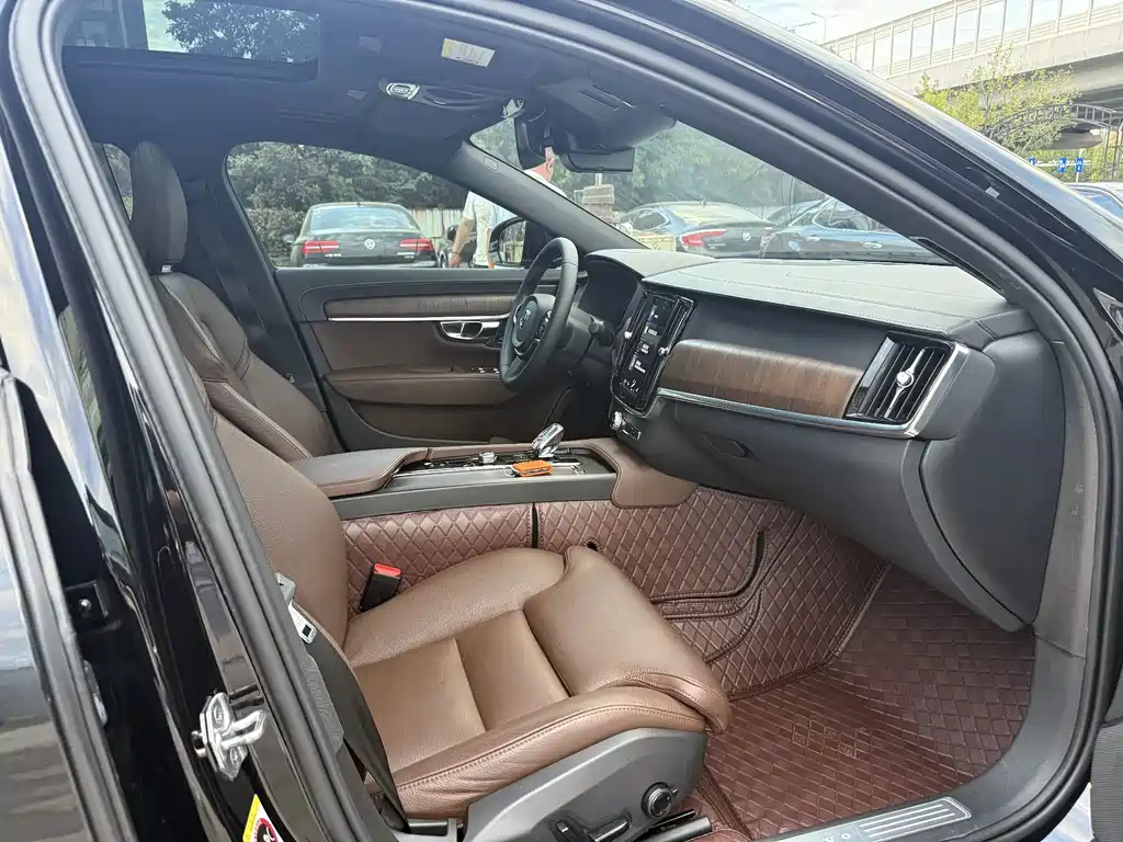 Volvo S90 — миниатюра 5