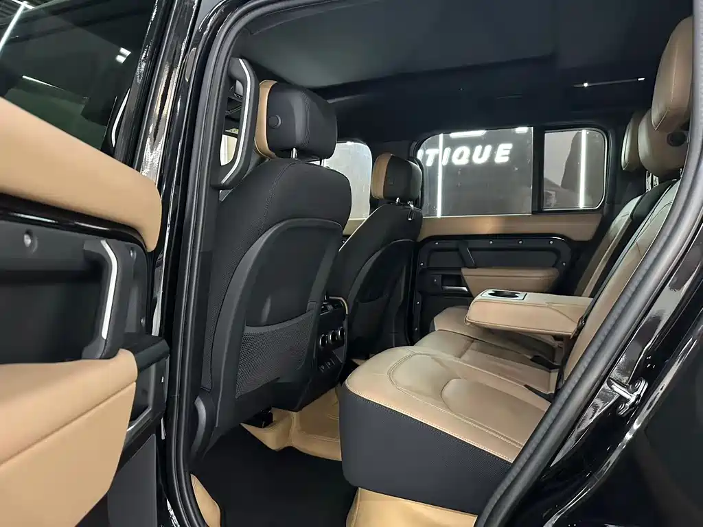 LAND ROVER  DEFENDER