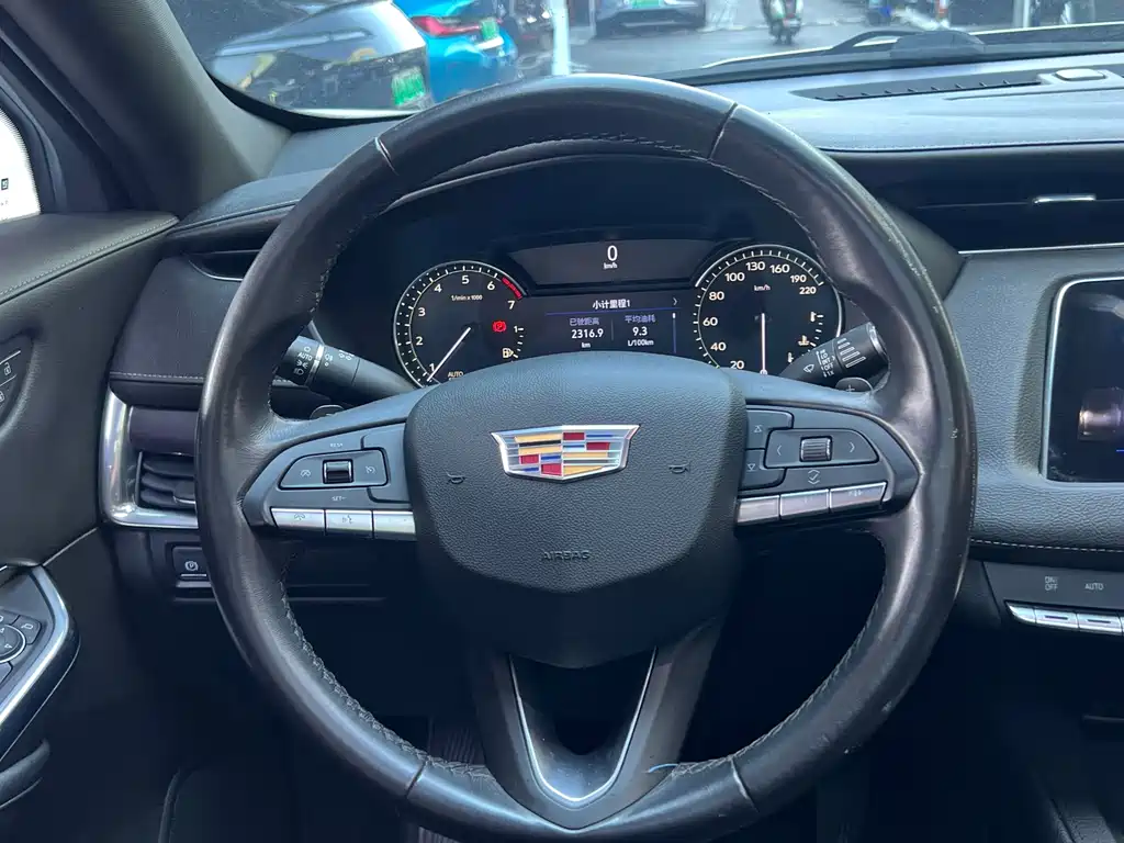Cadillac XT4 — миниатюра 14