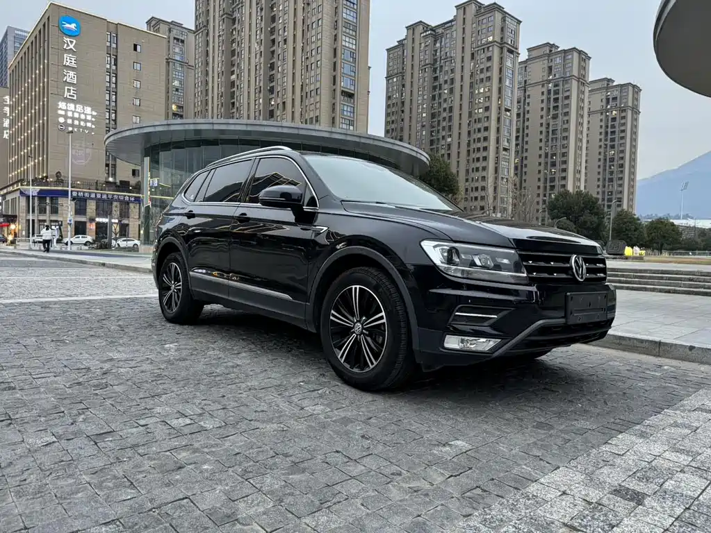 Volkswagen Tiguan L — миниатюра 3
