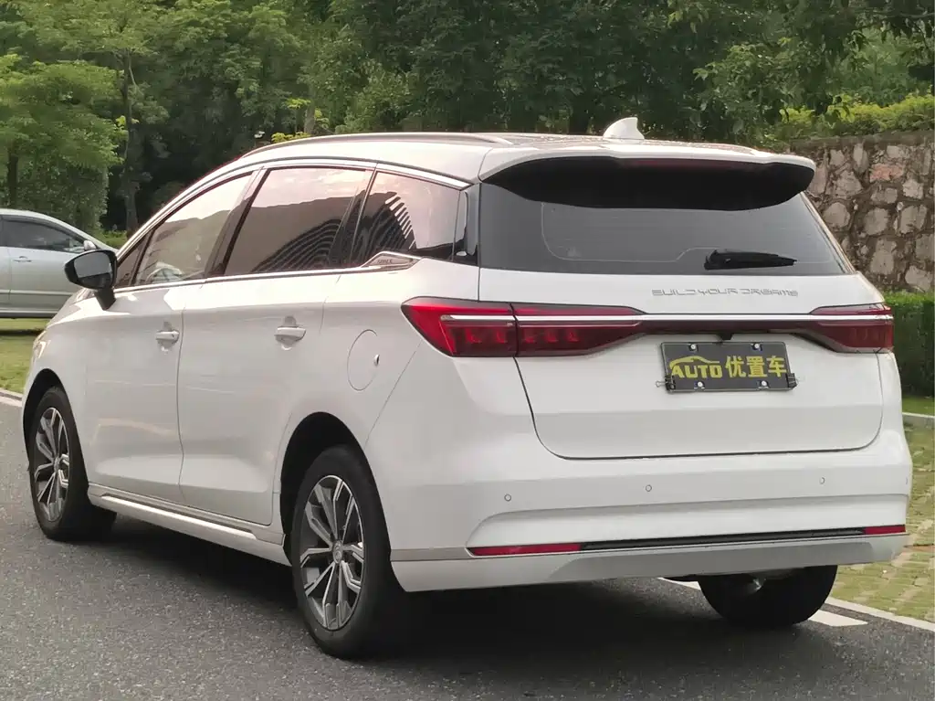 BYD MAX — миниатюра 13