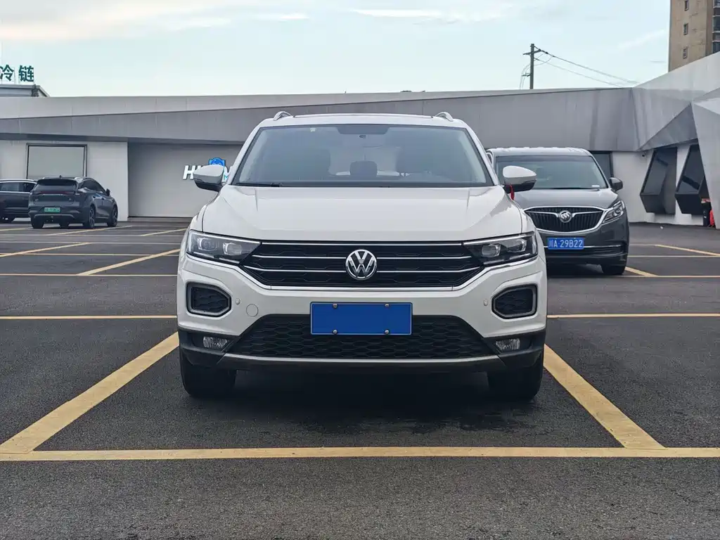 Volkswagen T-Roc — миниатюра 2