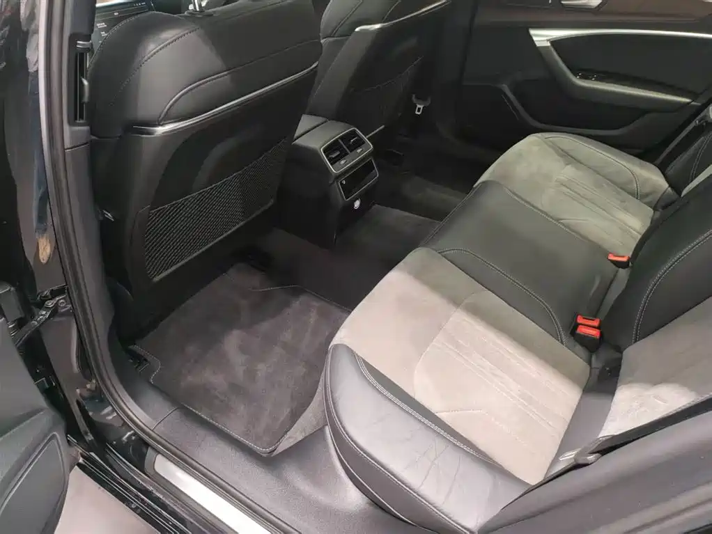 Audi A6L New Energy — миниатюра 15