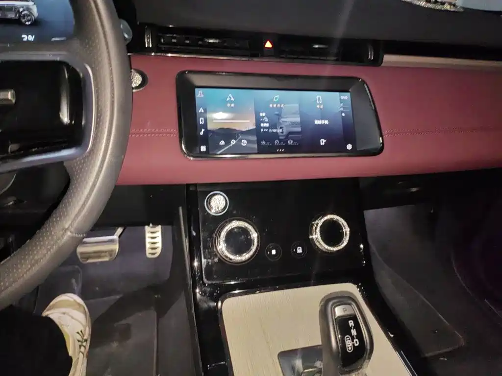 Land Rover Evoque PHEV — миниатюра 14