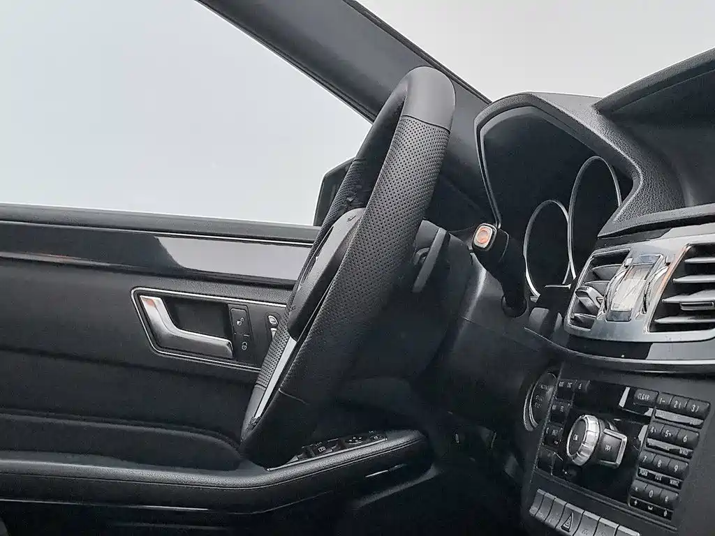 Mercedes-Benz E-Class — миниатюра 22