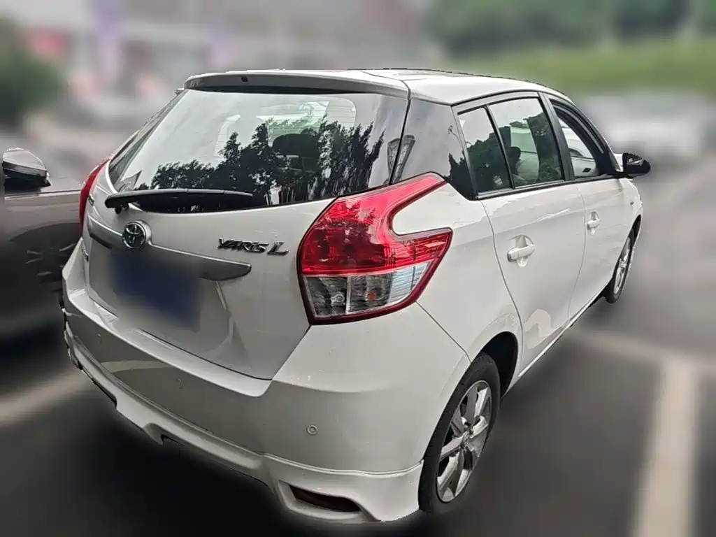 Toyota Yaris L — миниатюра 10