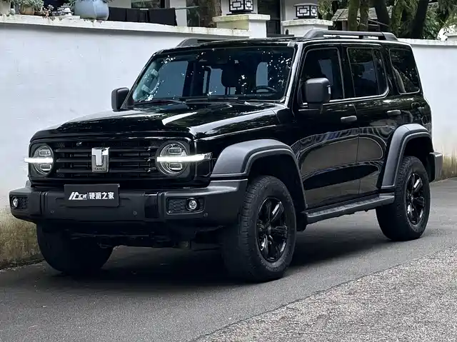 2022 TANK 300