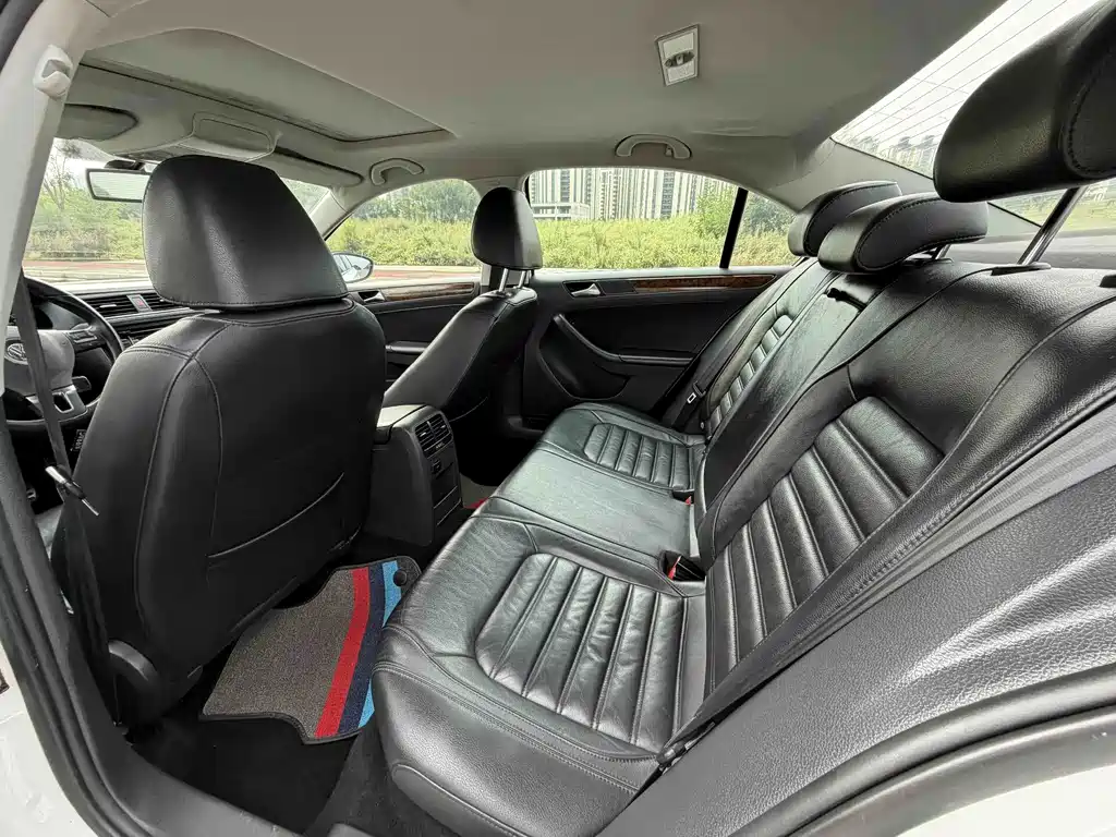 Volkswagen Sagitar — миниатюра 9