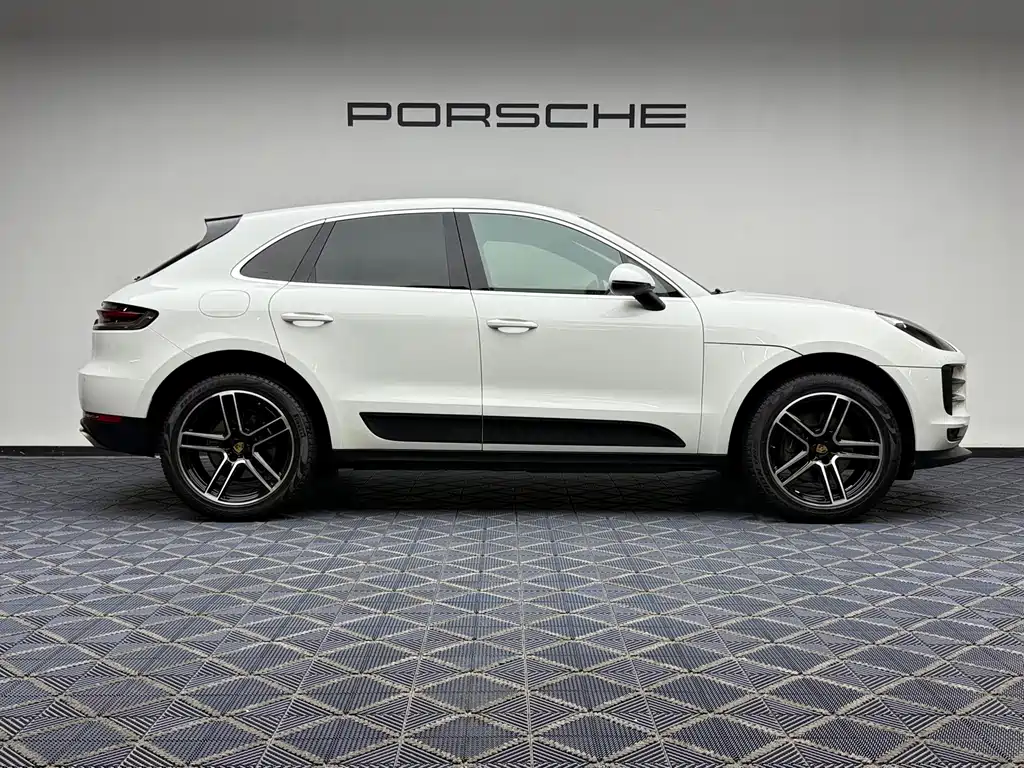 Porsche Macan — миниатюра 16