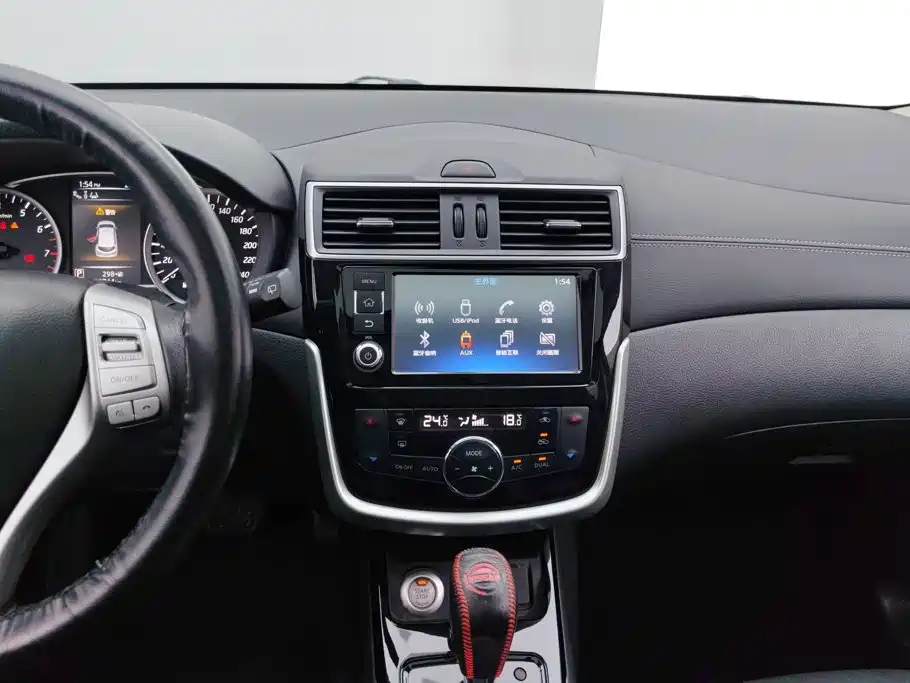 Nissan Tiida — миниатюра 13