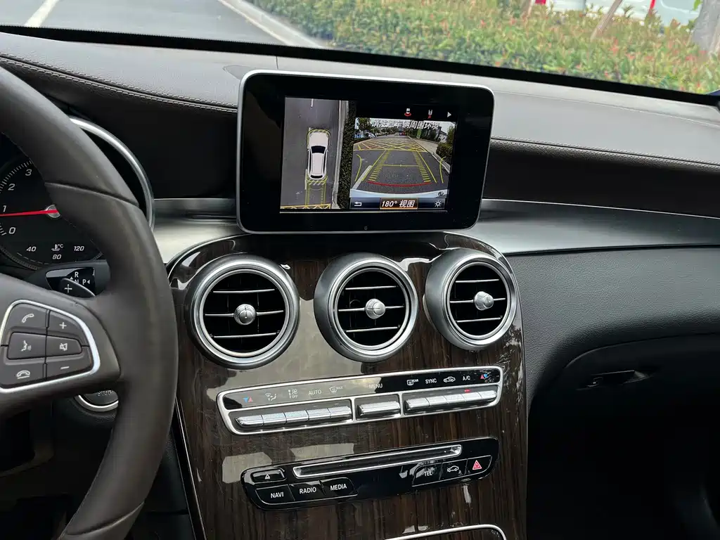 Mercedes-Benz GLC — миниатюра 10