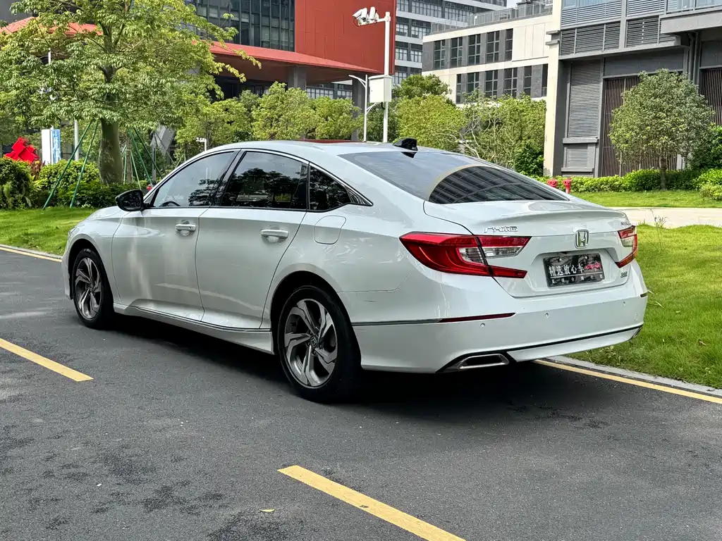 Honda Accord — миниатюра 10