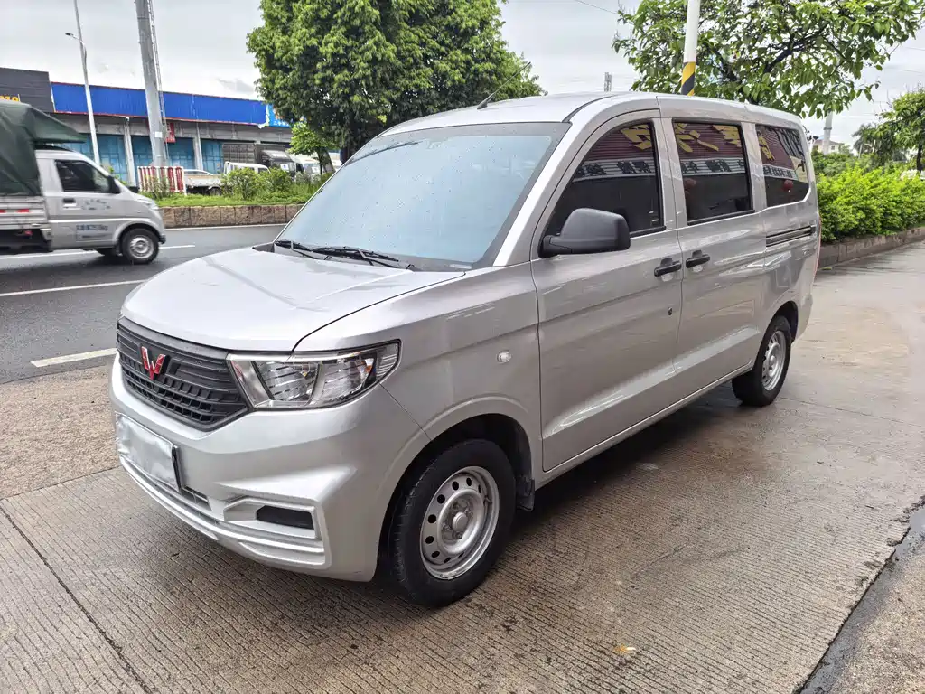 Wuling Hongguang V 2024