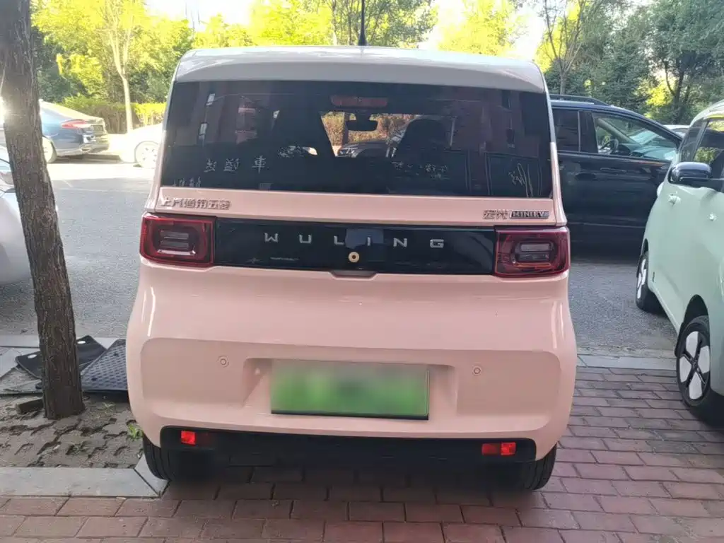 Wuling MINIEV — миниатюра 6