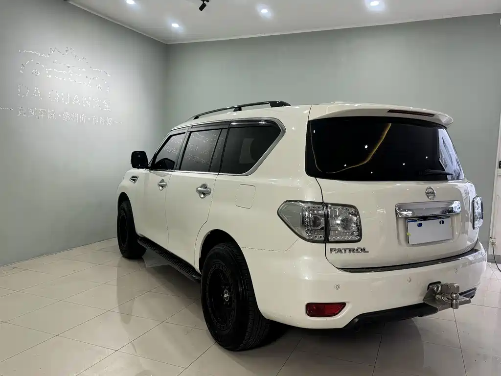 Nissan Patrol — миниатюра 23