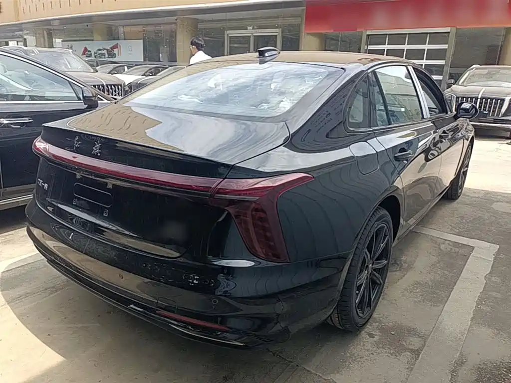 Hongqi H5 2025 2.0T AT