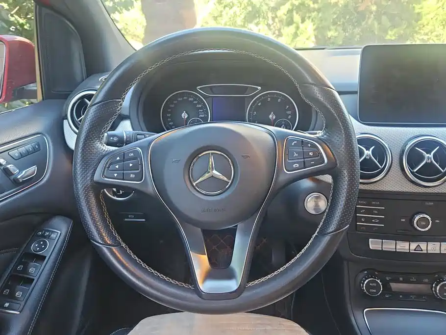 Mercedes-Benz B-Class — миниатюра 15