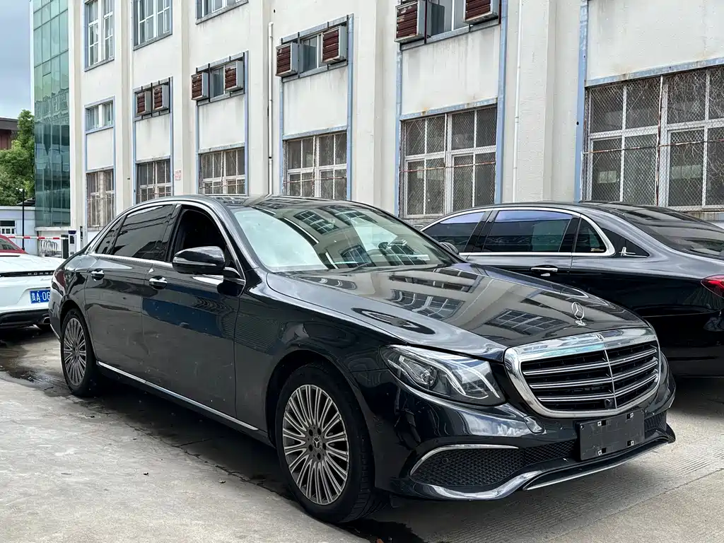 Mercedes-Benz E-Class — миниатюра 3