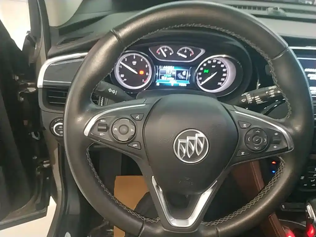 Buick Envision Plus — миниатюра 11