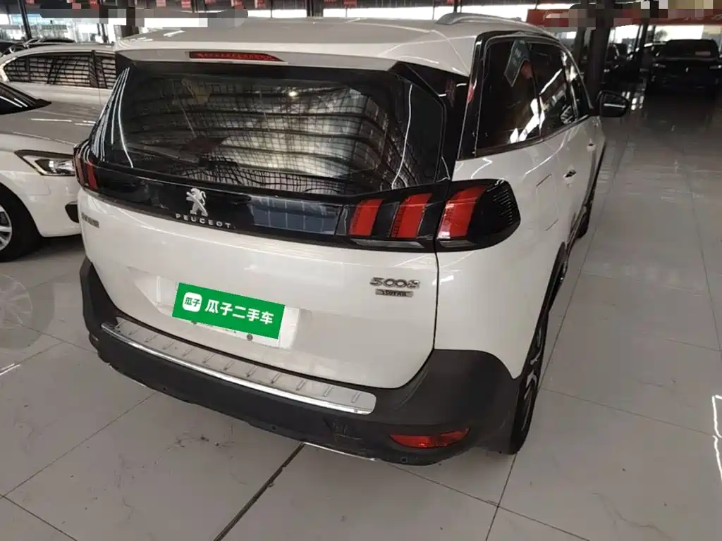 Peugeot 5008 — миниатюра 7