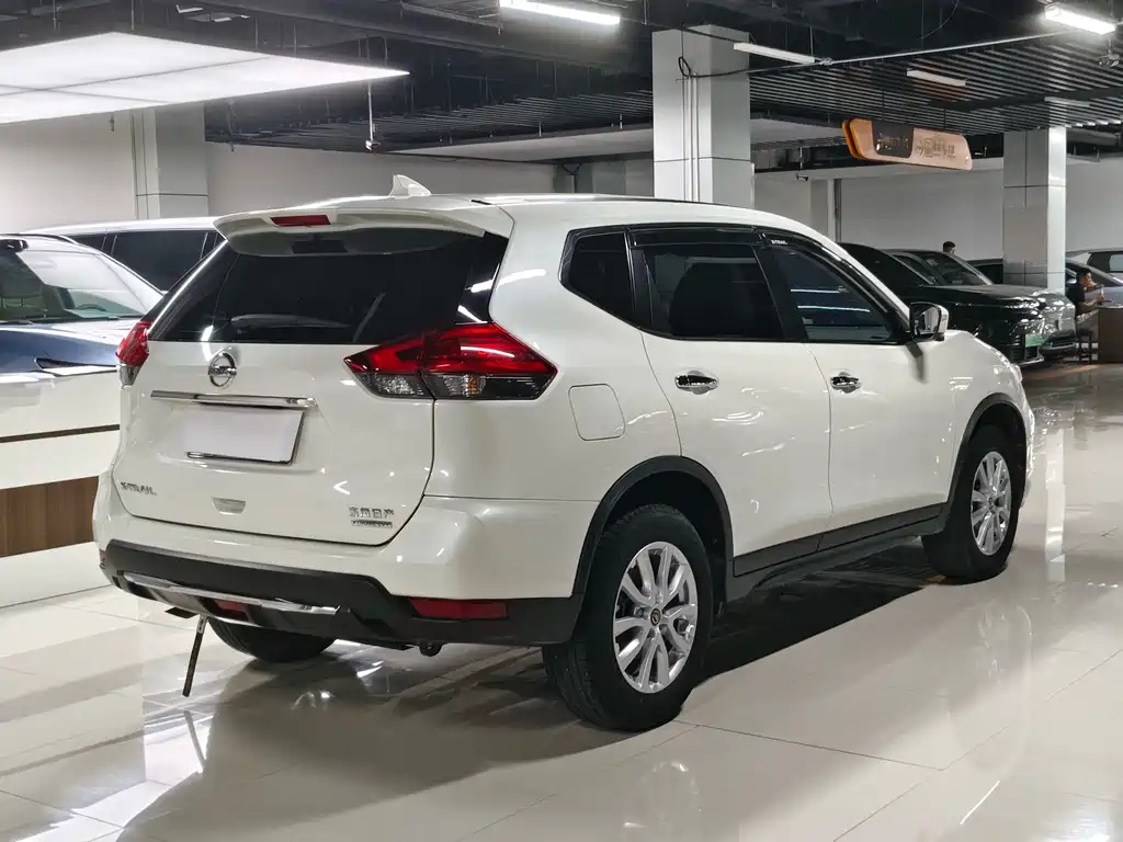 Nissan X-Trail — миниатюра 12