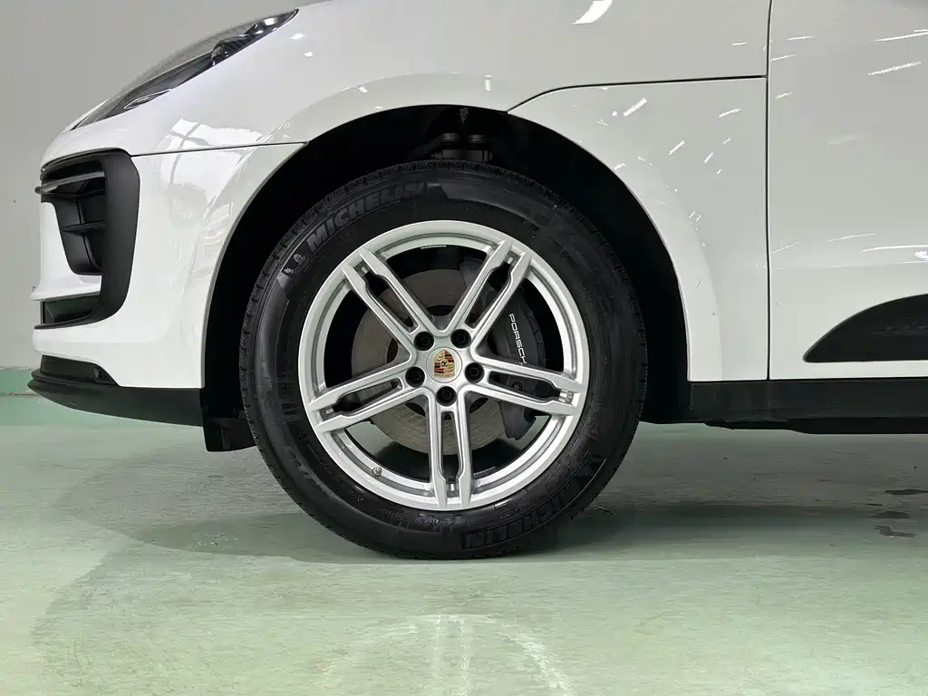 Porsche Macan — миниатюра 8