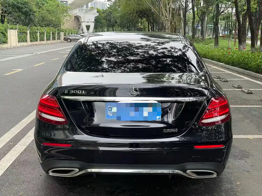 Mercedes-Benz E-Class — миниатюра 4