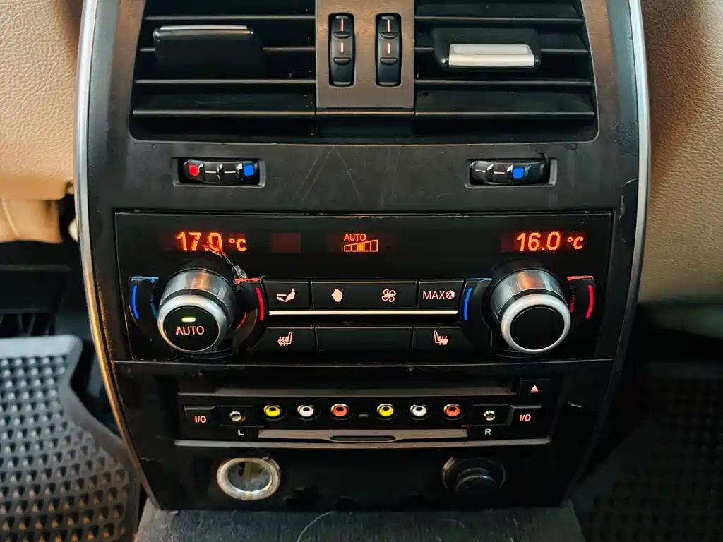 BMW 5 Series GT — миниатюра 12