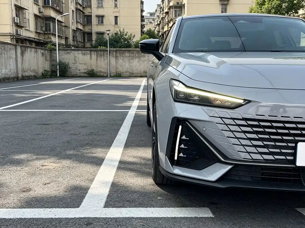Changan UNI-V — миниатюра 3