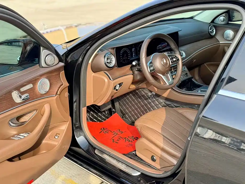 Mercedes-Benz E-Class — миниатюра 16