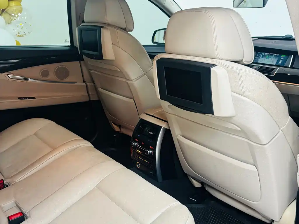 BMW 5 Series GT — миниатюра 10