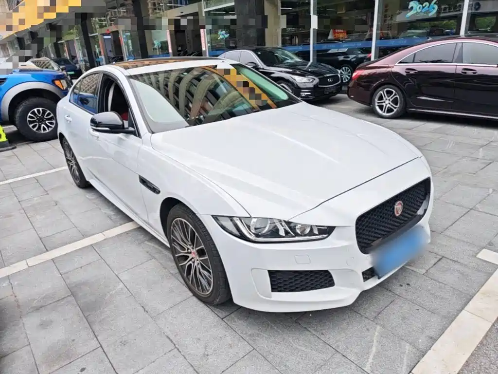 Jaguar XE — миниатюра 4
