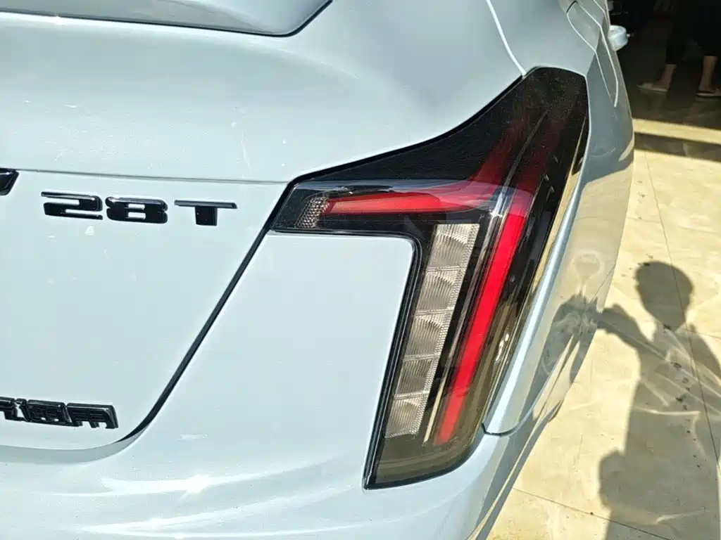 Cadillac CT5 2025 28T