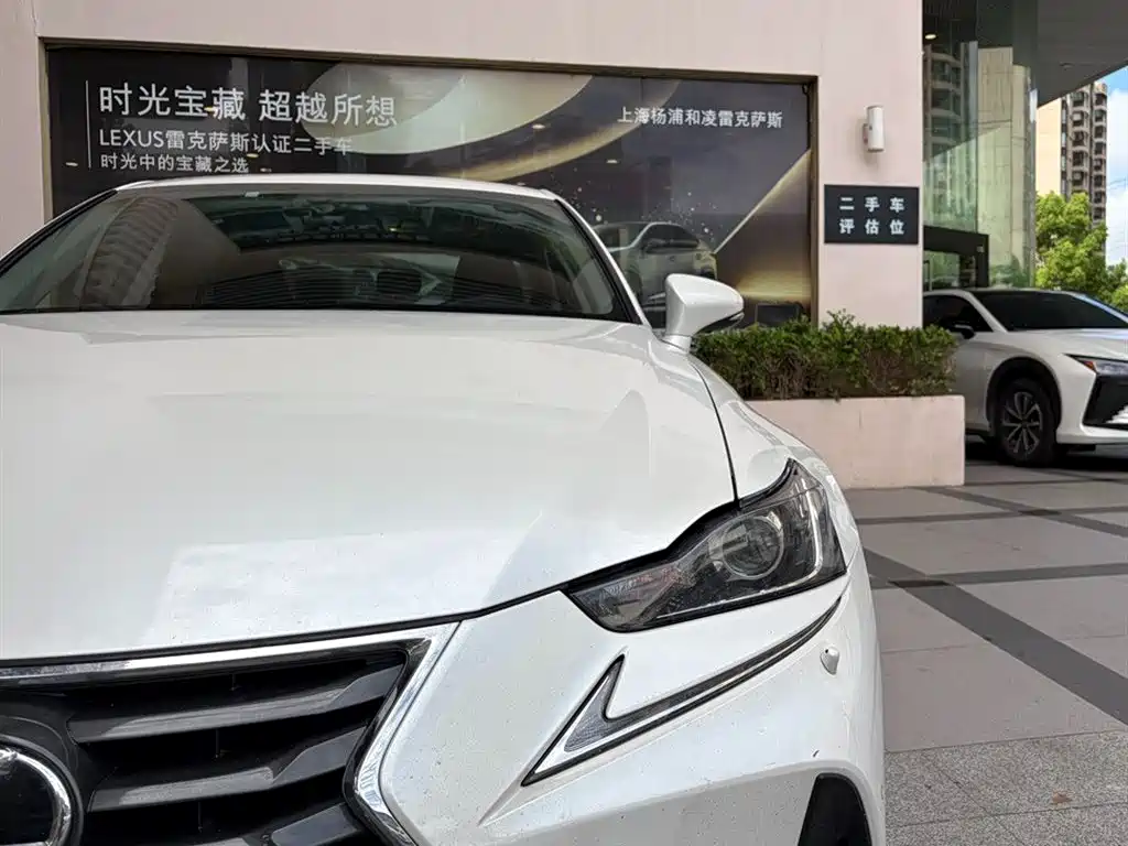 Lexus IS — миниатюра 5