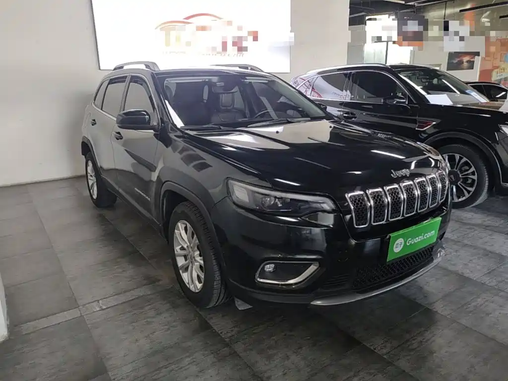 Jeep Cherokee — миниатюра 4