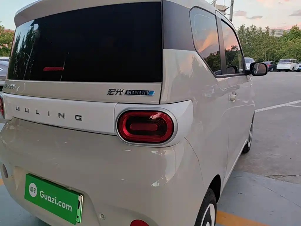 Wuling MINIEV — миниатюра 8