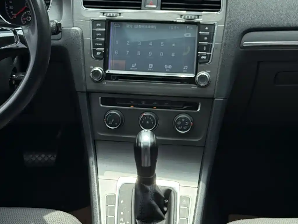 Volkswagen Golf — миниатюра 13
