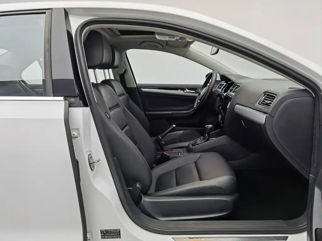 Volkswagen Sagitar — миниатюра 23