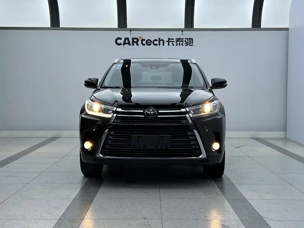 TOYOTA HIGHLANDER
