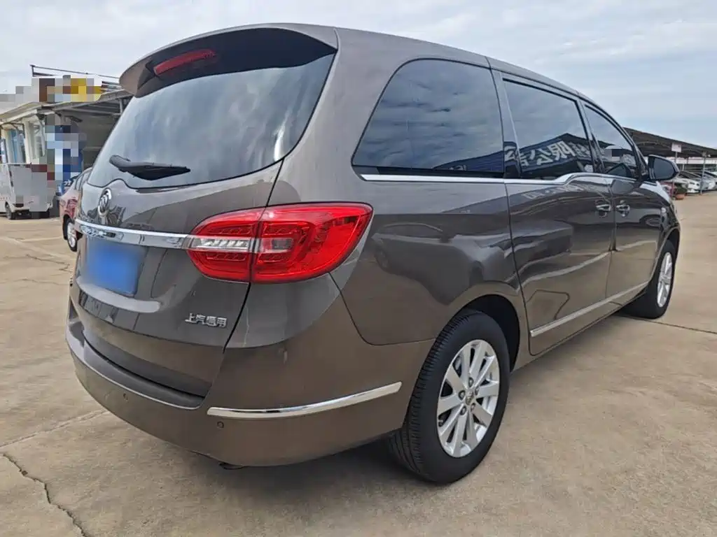 Buick GL8 — миниатюра 7