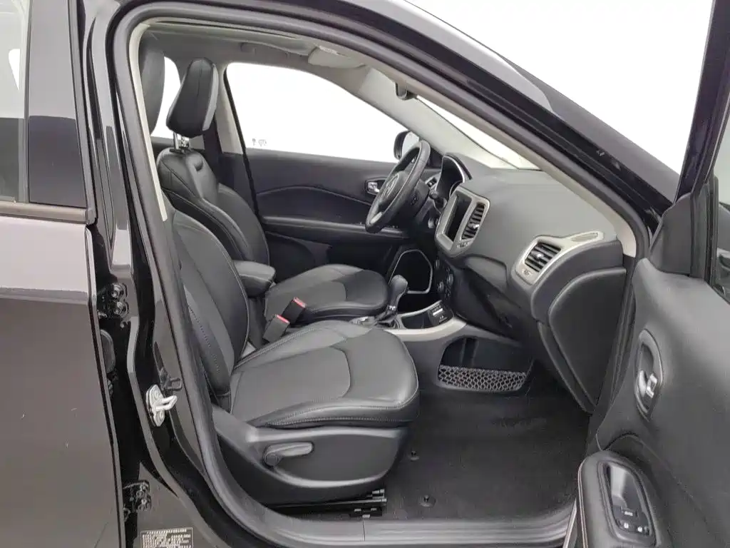 Jeep Compass — миниатюра 23