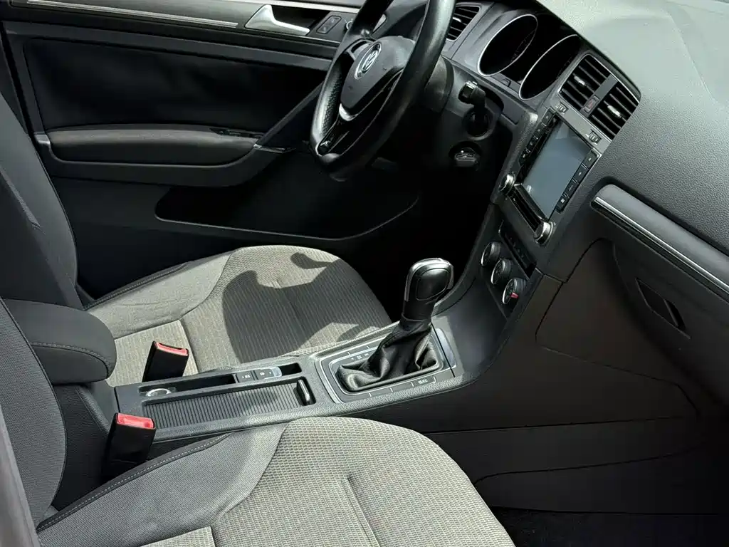 Volkswagen Golf — миниатюра 12